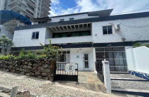 Barra House | Suíte com varanda privada a 160 mts da Praia do Farol da barra 4