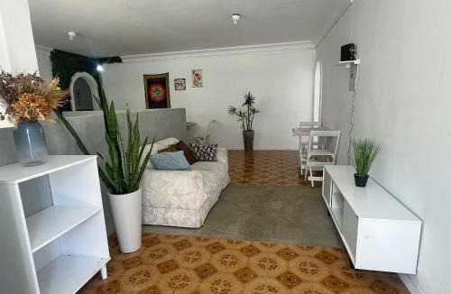 Barra House | Suíte com varanda privada a 160 mts da Praia do Farol da barra 4