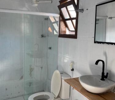 Taio House | Suíte Conforto com Banheiro Privativo Externo