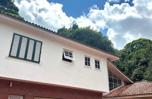 Cascata do Imbui House | Suíte no Bosque em Corrêas | Conforto e Natureza