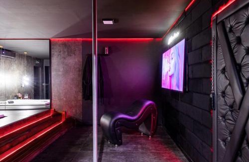 Tabuleiro Apartment | Suíte Romântica com Jacuzzi Privativa Aquecida 8 min Praia - Balneário Camboriú
