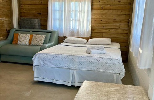 Castelandia Hostel | Suítes Cabanas Coral