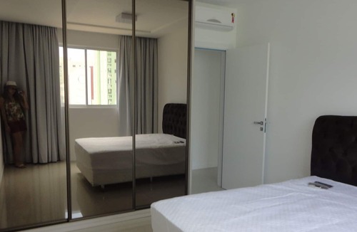 Andorinha Apartment | SUITABLE NEW MODERN c / 3 suites / 4 Aircon / 4 TV's LED / Wifi / 2 garages