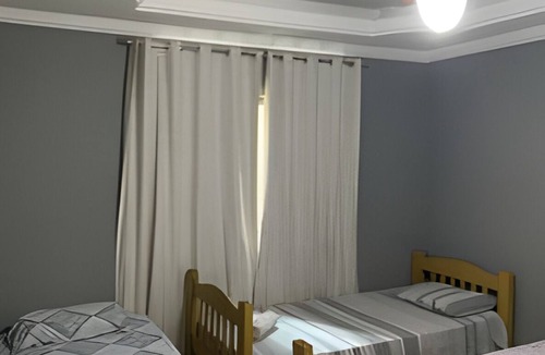 Renascenca Apartment | Suite 2 · Suíte Confortável 1 Casal+2 Solteiro+1 Auxiliar II