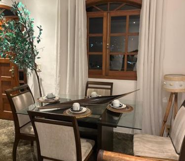 Belo Horizonte House | Suite casal com frigobar