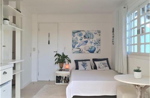 Praia Rasa Apartment | SUITE DA FRENTE COM COPA, WIFI E ACESSO INDEPENDENTE