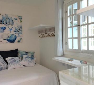 Praia Rasa House | Suite Externa com Copa, WiFi e Acesso Independente