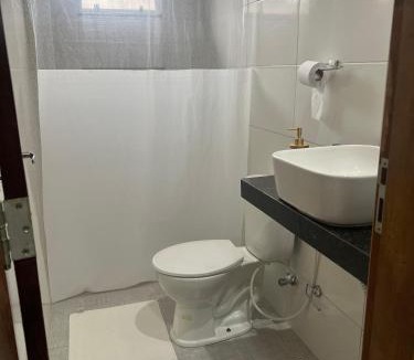 Centro House | Suite pequena em casa de familia 15km de Belém