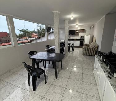 Indaia House | Suite2 a 3 quadras da praia