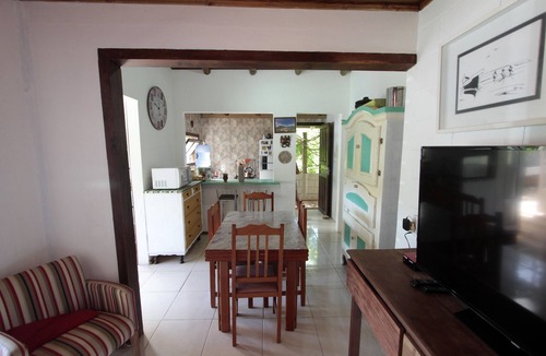 Praia do Rosa House | Sunset bungalow with pool