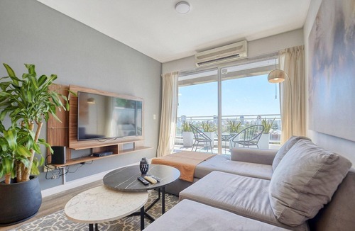 Chacarita House | Superb 3BR with Pool, BBQ, Sauna & Stunning Views