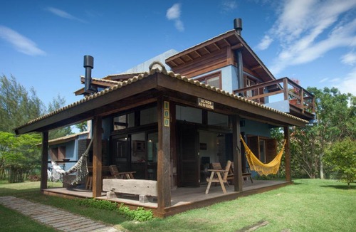 Garopaba House | Surf a poucos passos do mar, casa com lareira