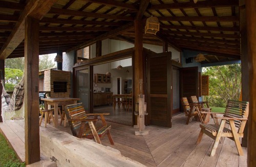 Garopaba House | Surf a poucos passos do mar, casa com lareira