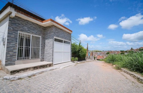 Cabo de Santo Agostinho House | Sweet Home 58 – Spacious and cozy house near Suape Polo, beaches and shopping mall