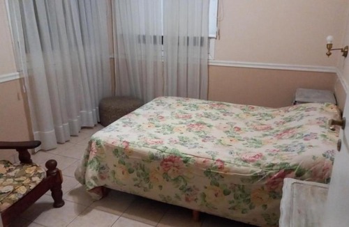 Trelew Apartment | Tejas rojas
