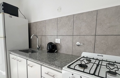 General Roca Apartment | Temporary South with garden for 4 people with 3 beds, in General Roca, IUPA area.