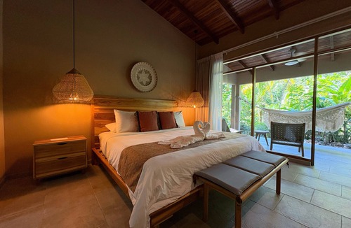 Manuel Antonio Resort | The Falls by Lalibela
