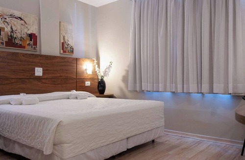 Matriz Hotel | Three Sleek Executive Couple Rooms in Central Hotel Perfect for Group Getaways