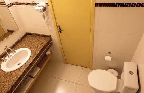 Foz do Iguacu City Centre Hotel | Three Twin Rooms | Free Breakfast | Near Bird Park