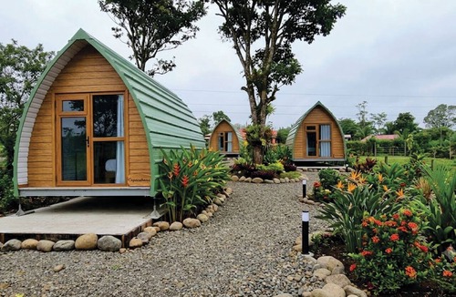Katira Apartment | Tiny Home Gem Facing Private Lake with Fiber Optic Wifi & Nature right outside