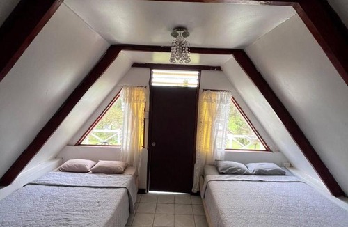 La Union House | Tranquil Cabin Getaway in San Ramn, Costa Rica