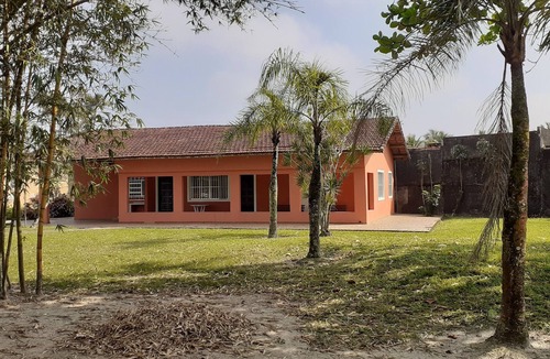 Jardim Imperador House | Tranquil property facing the sea, located on Praia Grande beach.