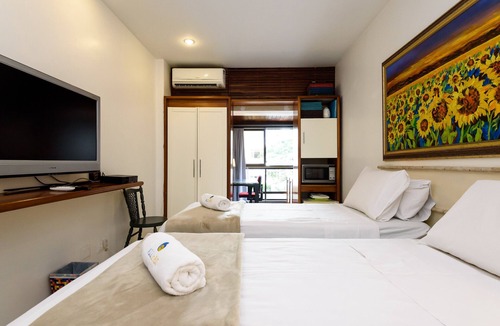 Copacabana Bed & Breakfast | Tranquility in Copacabana| 200m from the beach | RPP103