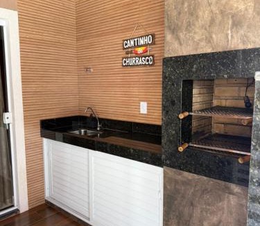 Pero Apartment | Triplex Confortavel com Área Gourmet 3min da praia do Peró