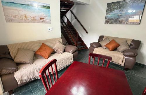 Umuarama Apartment | TRIPLEX piscina churrasqueira lava e seca Wi-Fi e 2 TVs em Condomínio com 90m2 no centro de Ubatuba