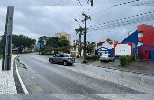 Caioba Apartment | Triplex White em Caiobá-Matinhos-Pr a 200 mt do mar