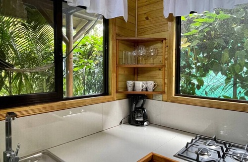 Manuel Antonio Cabin | Tropical Cabin 10 Min to Beach & Park