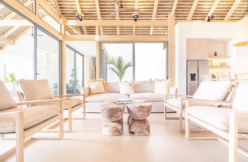 Dominical Villa | Tropical Oceanview Retreat 11br for 27 Guests