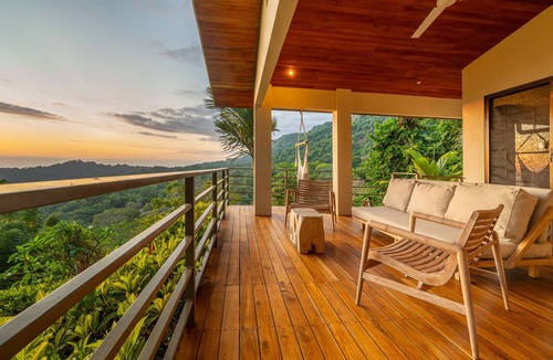 Dominical Villa | Tropical Oceanview Retreat 11br for 27 Guests