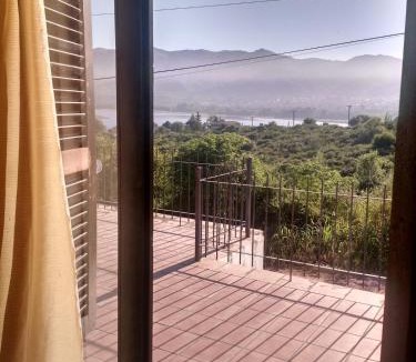 Villa Parque Siquiman House | Tu refugio en las sierras-Excepcional vista-6 huéspedes