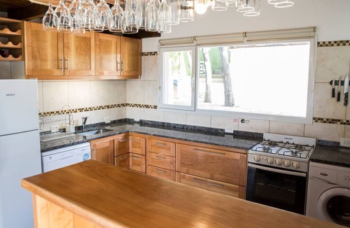 San Carlos de Bariloche Ski Chalet | Two storey house with stunning lake and mountain views