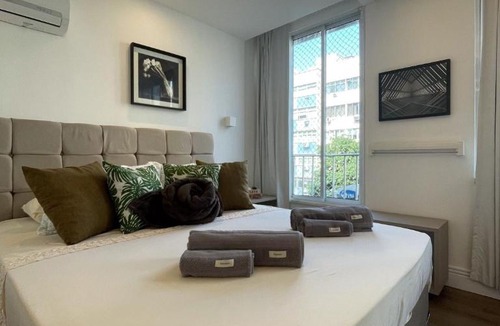 Ipanema Apartment | Two suites, two blocks from the beach.