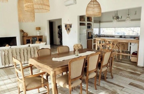 Tunuyan House | Uco Valley Vineyard Villa w/pool