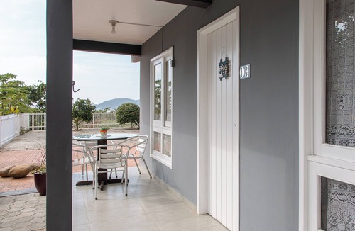 Enseada Apartment | Unidade do térreo: casa à beira mar XJ6722