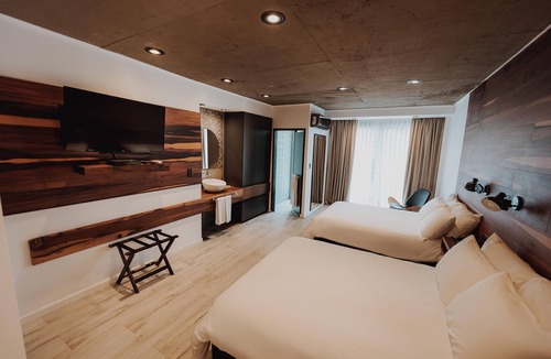Rio Cuarto Hotel | Upscale Oasis w/Free Breakfast and Parking | 4 Units | 4.8 Mi from Las Higueras