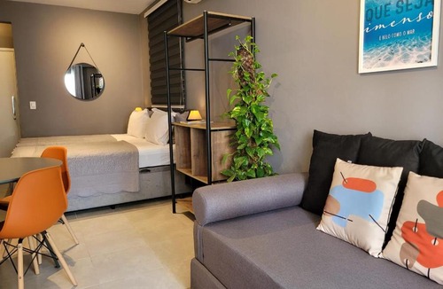 Boqueirao Apartment | Varanda Mar - Estúdio com Varanda - 100m da Praia - Boqueirão