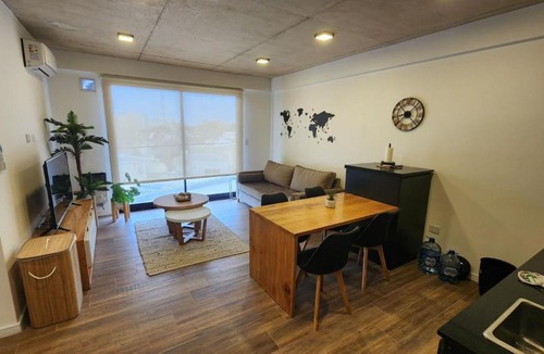 Comuna 10 Apartment | Versalles Ruiz de Los Llanos. Bs As.