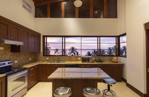 Jaco Villa | Villa at white sandy Beach Matapalo, Escondida (2 minute walk)