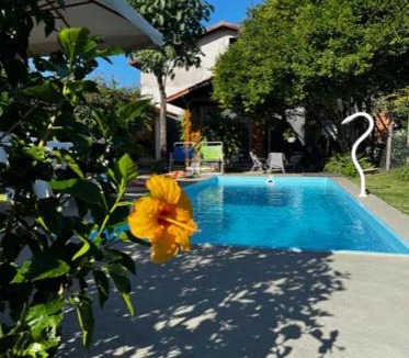 Manguinhos House | Villa Bangalôs