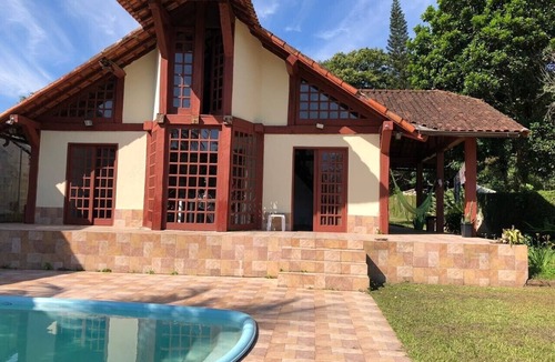 Itinga House | Villa com deck e piscina privativa, vigilância 24 horas no condomínio Bracui
