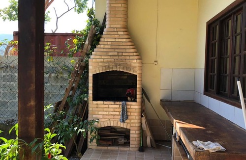 Itinga House | Villa com deck e piscina privativa, vigilância 24 horas no condomínio Bracui