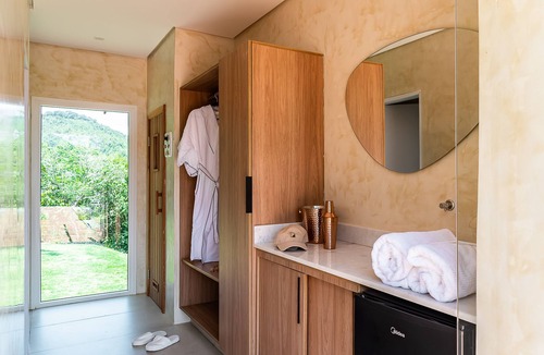 Campos do Jordao Cottage | Villa de Alto Padrão com Vista Deslumbrante com Piscina Aquecida e Sauna