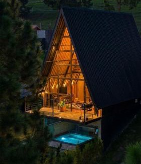 Campos do Jordao Ski Chalet | Villa D'Moriyah - Chalés de Luxo com Piscina Privativa
