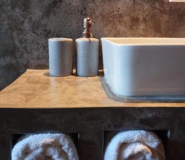 Campos do Jordao House | Villa Mantiqueira - Studio I - Com lareira e área verde