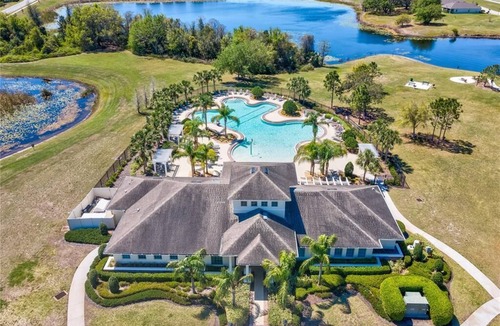Saquarema House | Villa moderna em Hudson Flórida US 259.900 3 quartos 2 banheiros 1495 sq ft