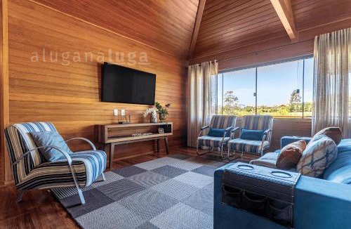 Rancho Queimado House | Villa of the Plane Trees in Rancho Queimado